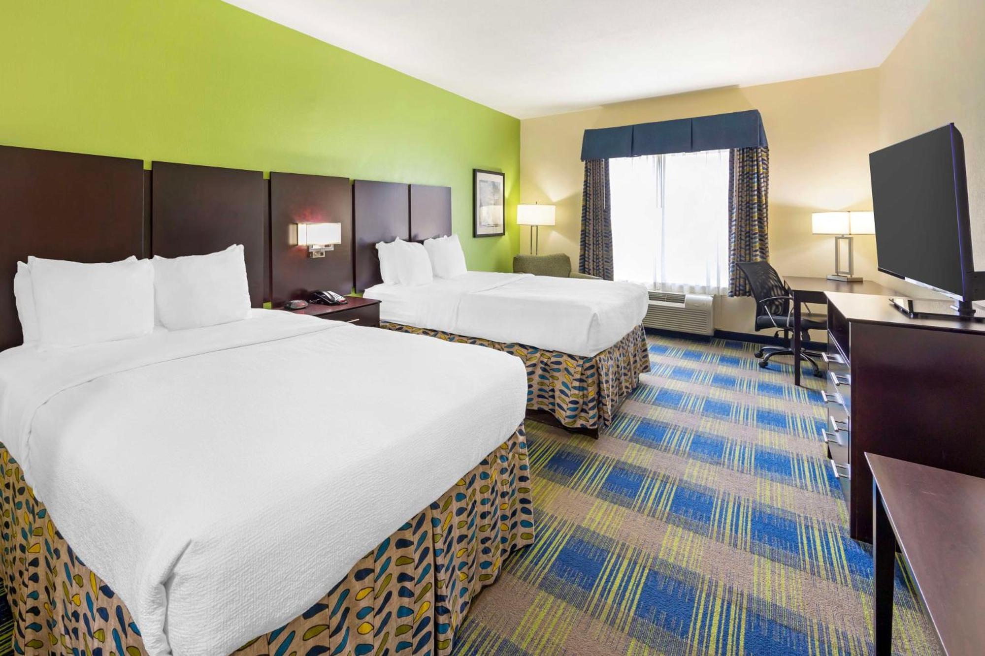 Best Western Plus Pratt Extérieur photo