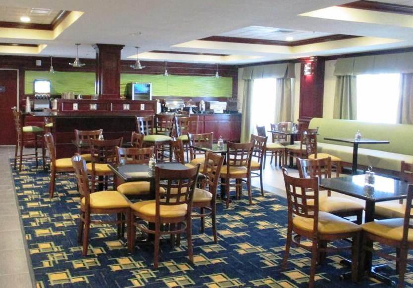 Best Western Plus Pratt Extérieur photo